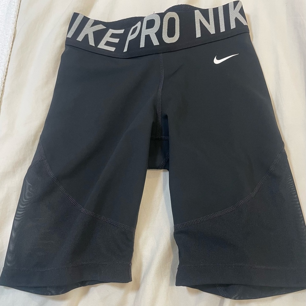 Nike Pro shorts 
Size XS
In excellent condition